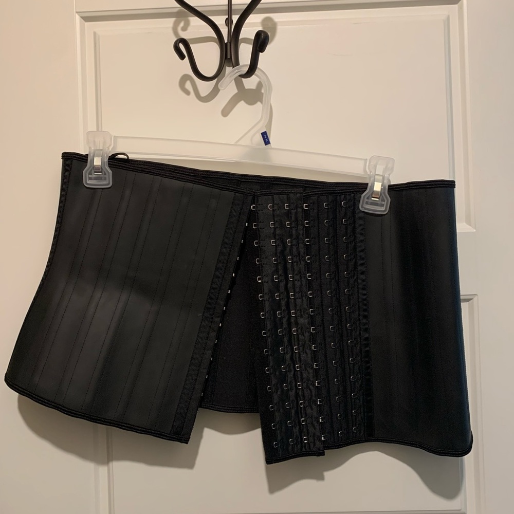 Unused latex corset/waist trainer/waist snatcher